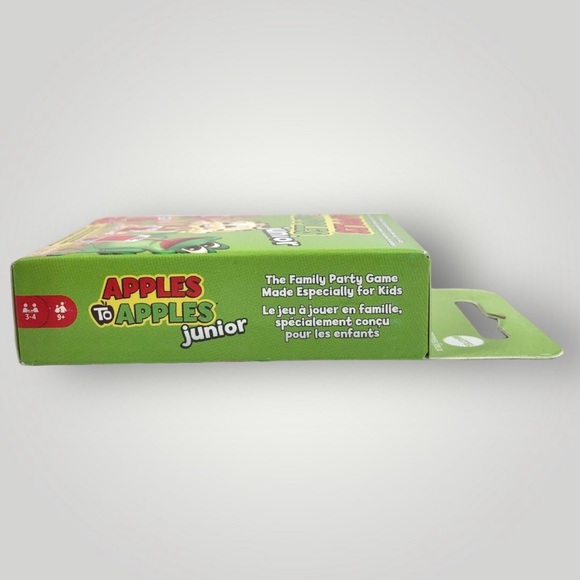 Apples to Apples Junior Mini Card Game! - Picture 2 of 3